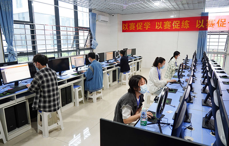 匠心筑夢·技贏未來 漣源市2022年職業(yè)技能大賽技術(shù)服務(wù)紀(jì)實(shí)